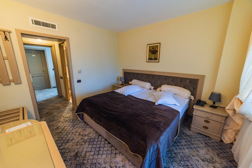 lumina-ambientala-matrimoniala-motel-bucium